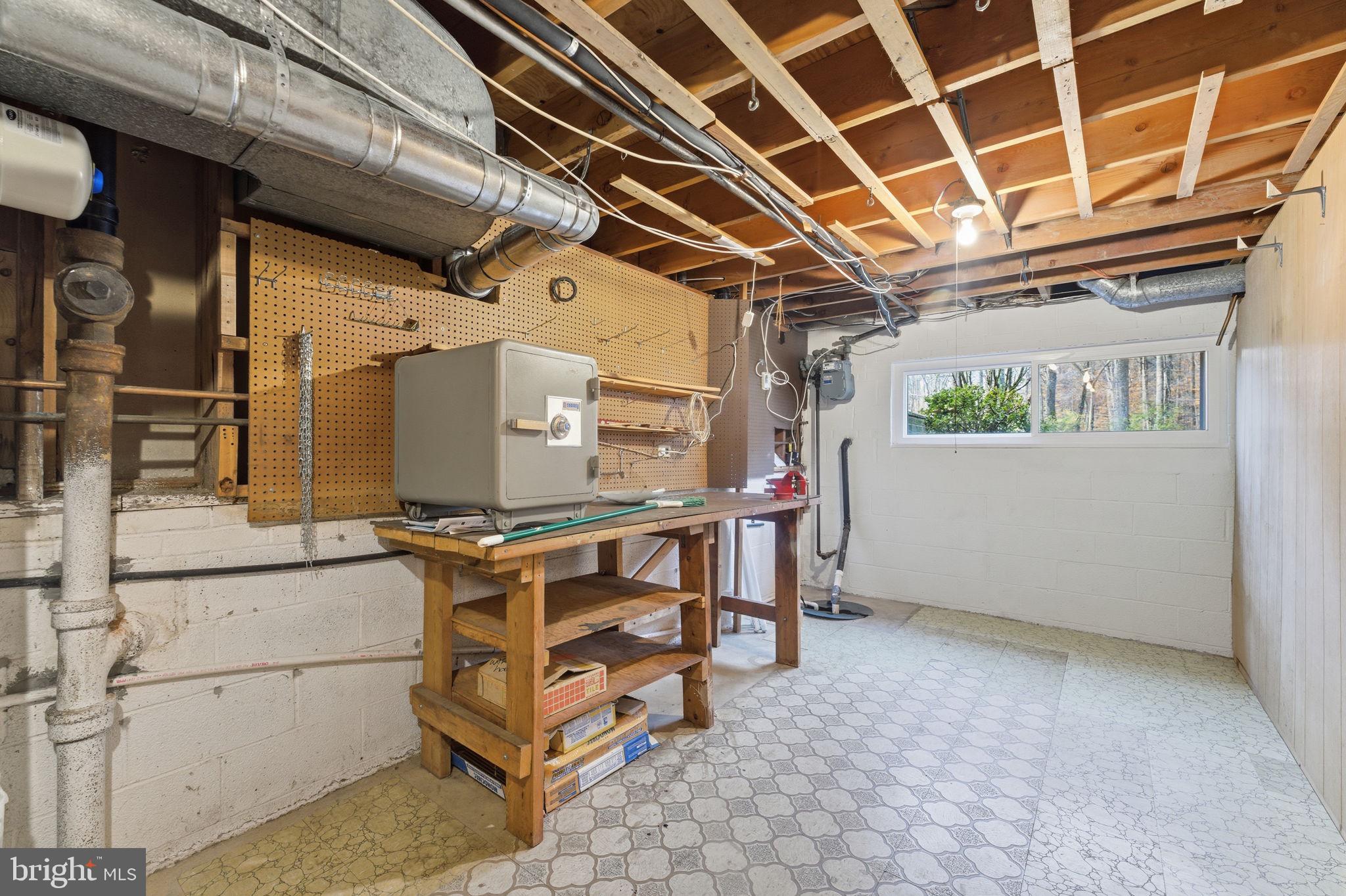 2631 E MEREDITH DRIVE