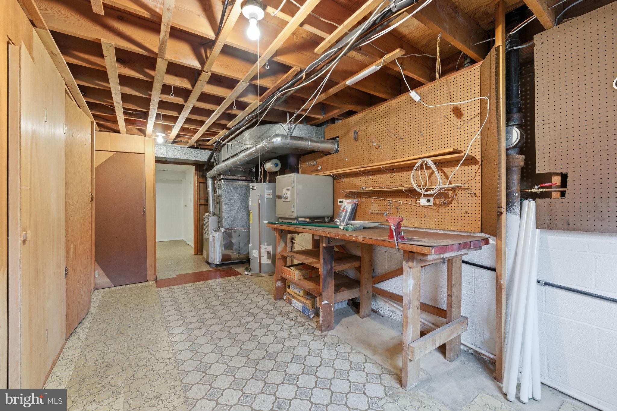 2631 E MEREDITH DRIVE