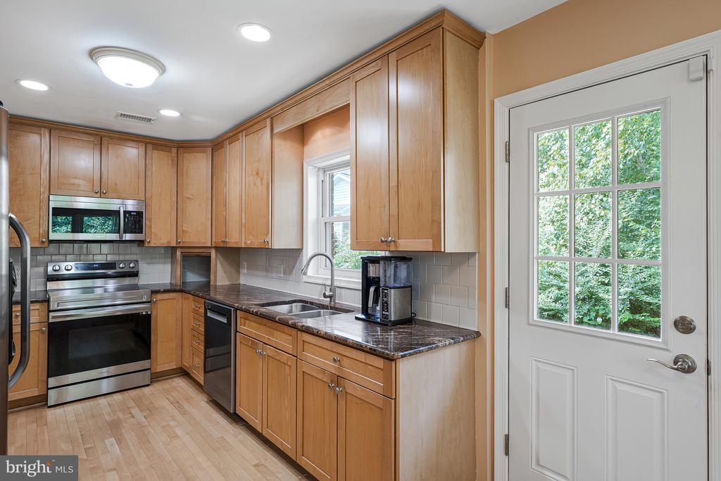6513 OLD DOMINION DRIVE