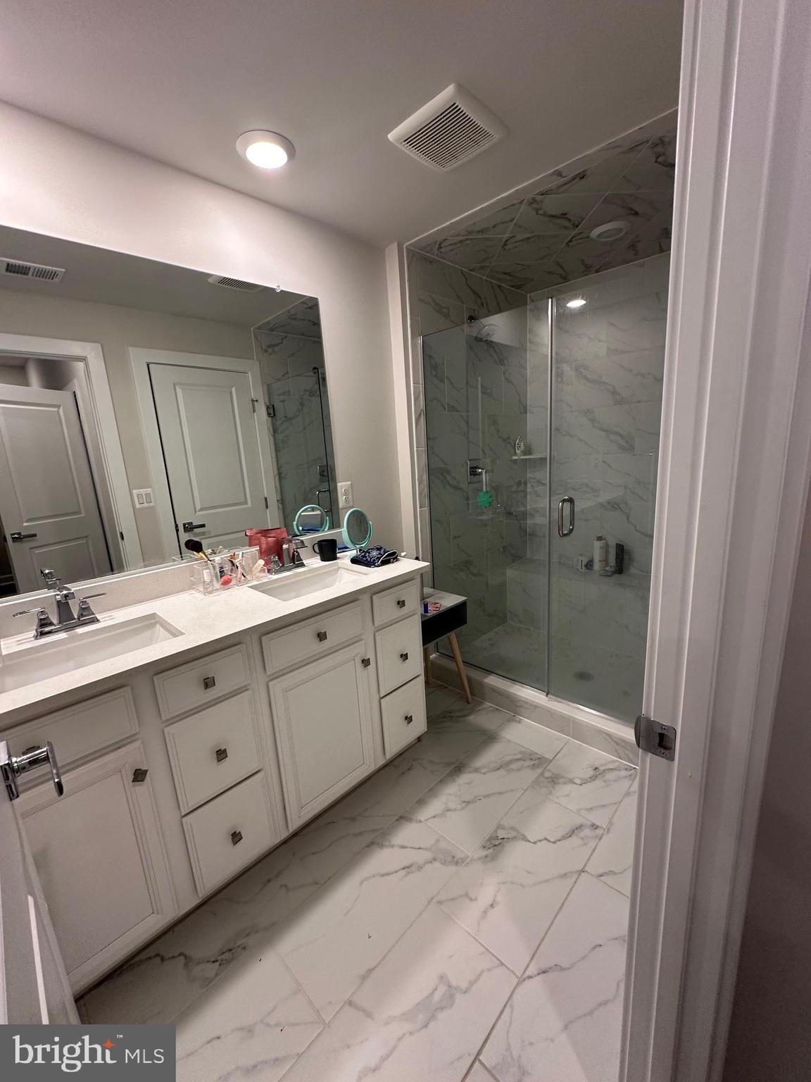 209 MARKET SQUARE NW 17