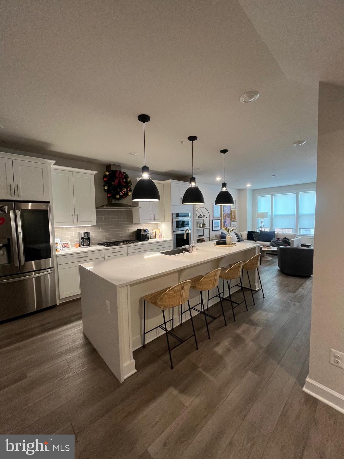 209 MARKET SQUARE NW 17