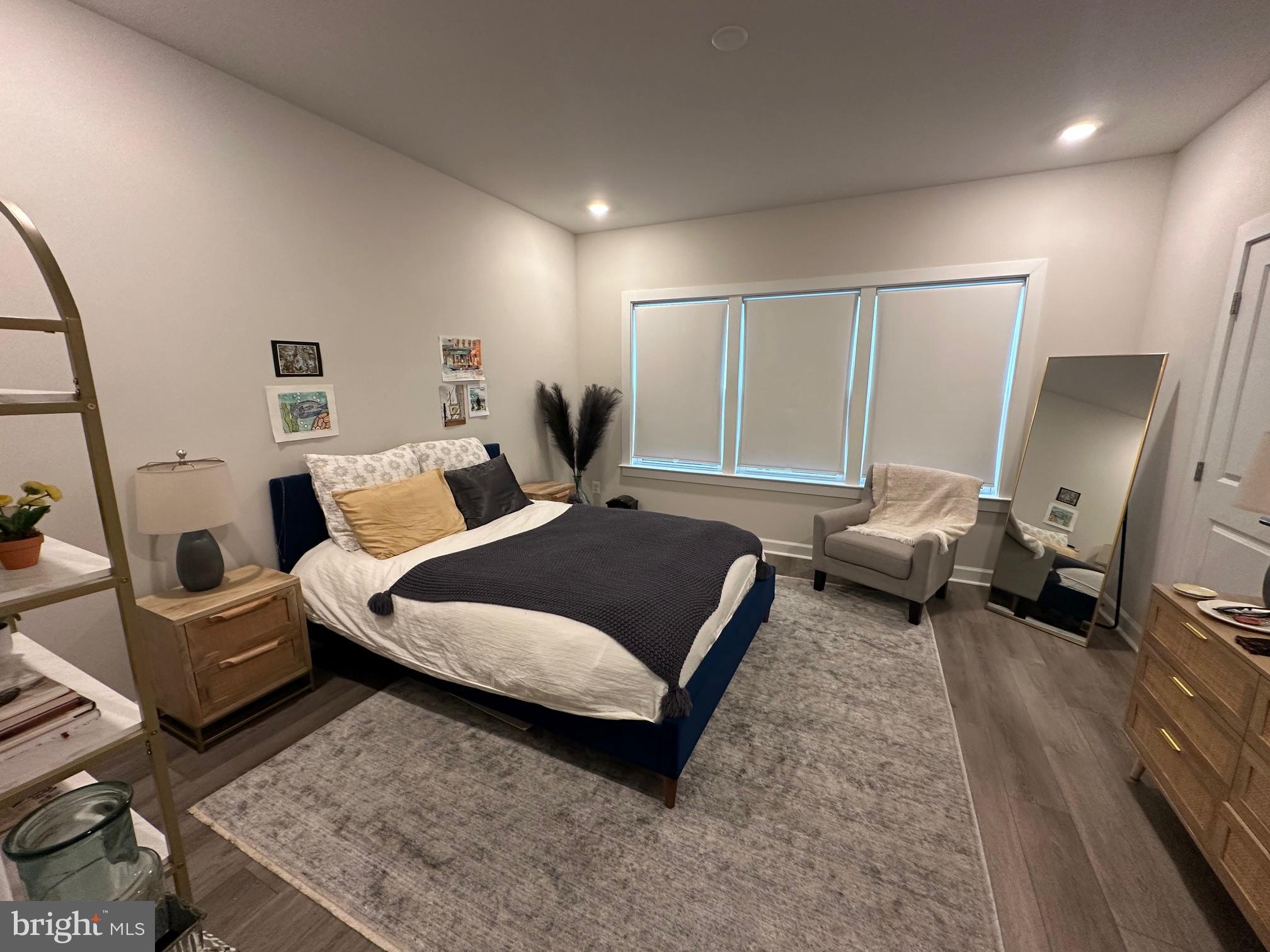 209 MARKET SQUARE NW 17