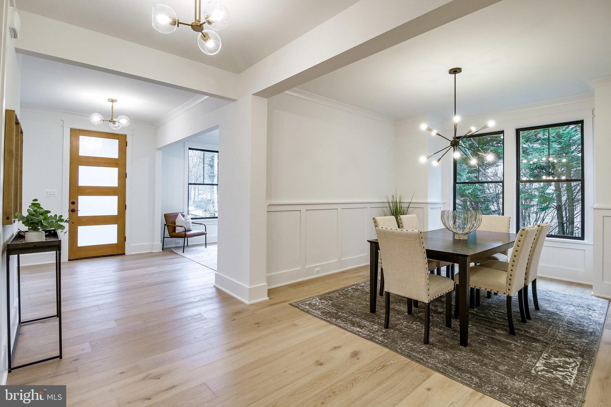 930 FAIRWAY DRIVE NE