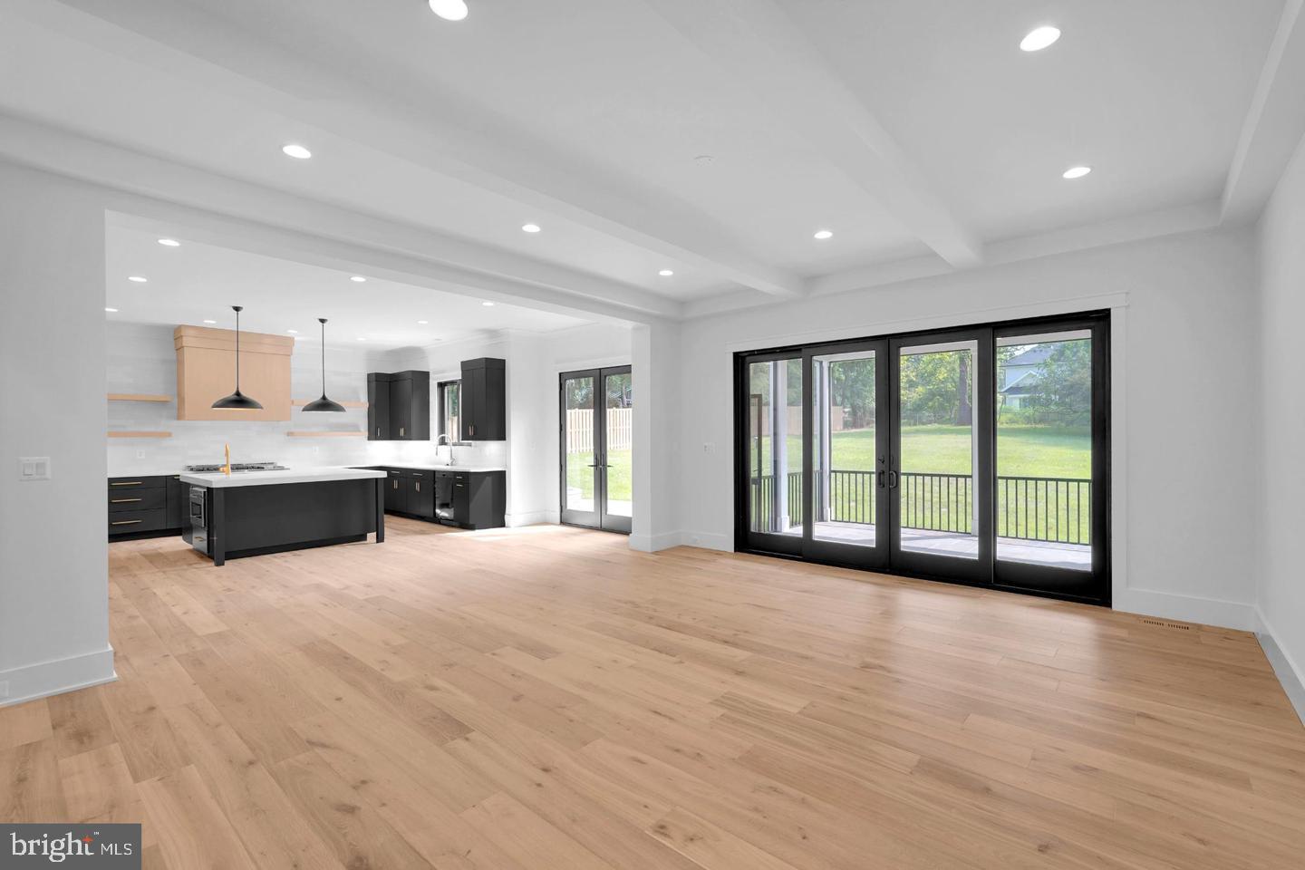 930 FAIRWAY DRIVE NE