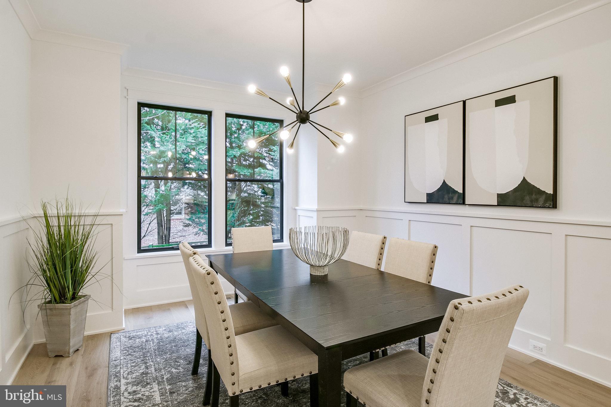 930 FAIRWAY DRIVE NE