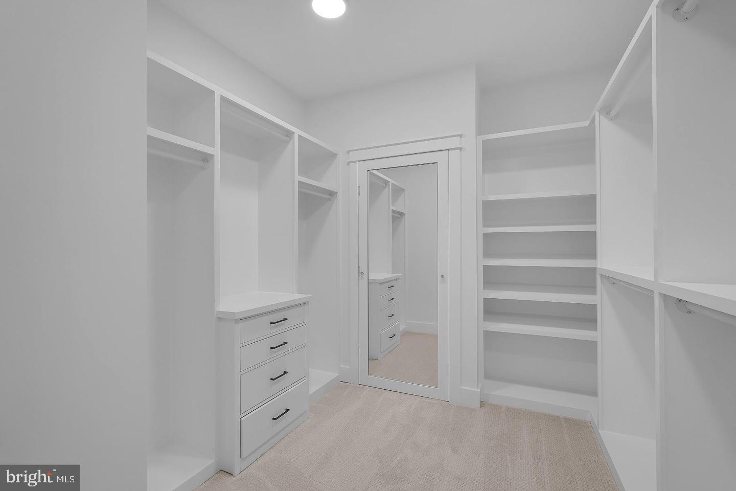 930 FAIRWAY DRIVE NE