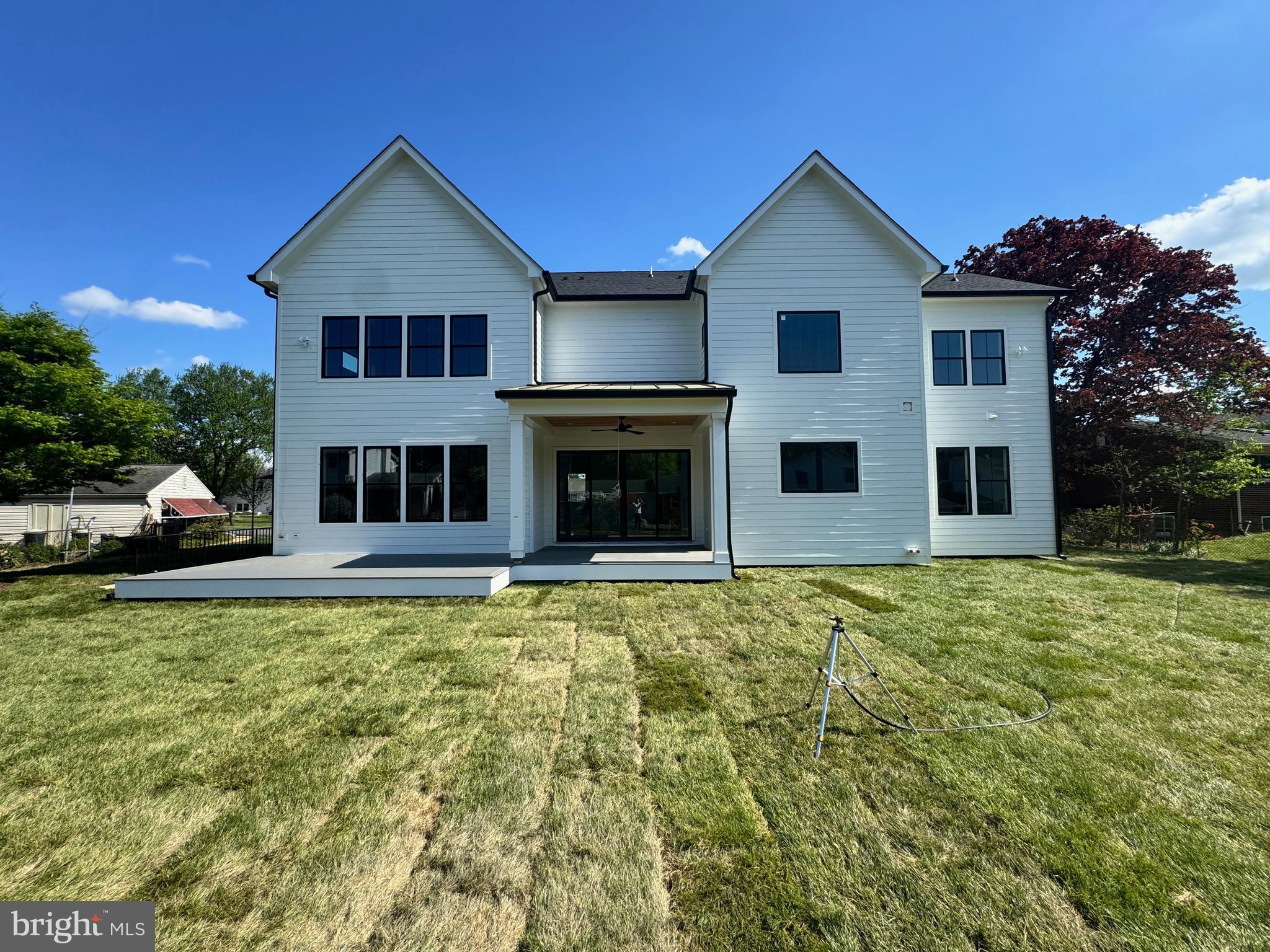 930 FAIRWAY DRIVE NE