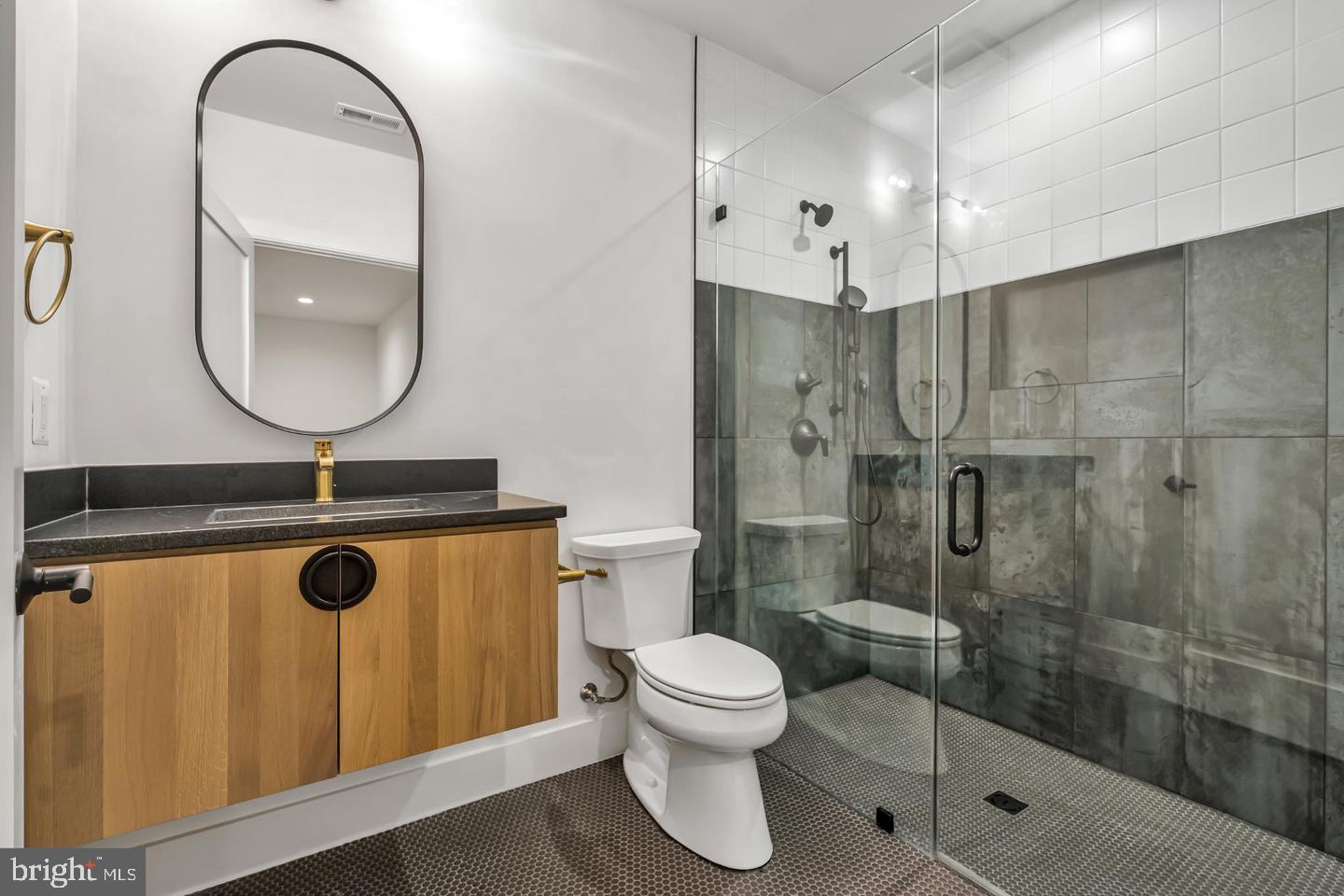 930 FAIRWAY DRIVE NE