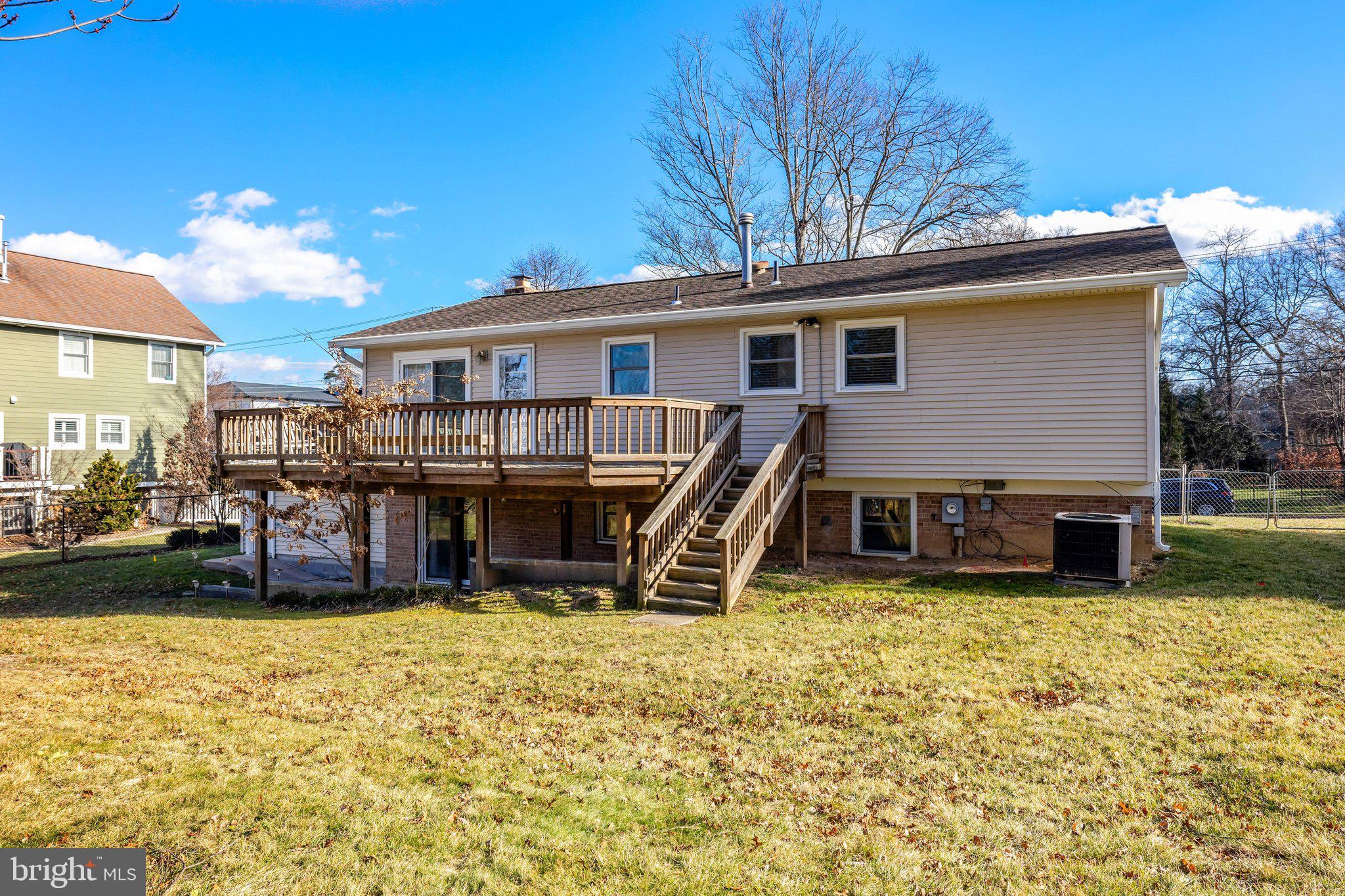 203 LOCUST STREET SW