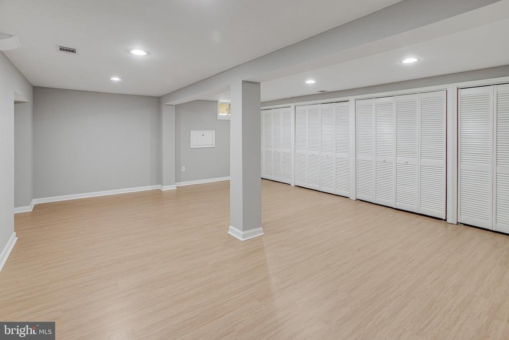 9824 FOSBAK DRIVE