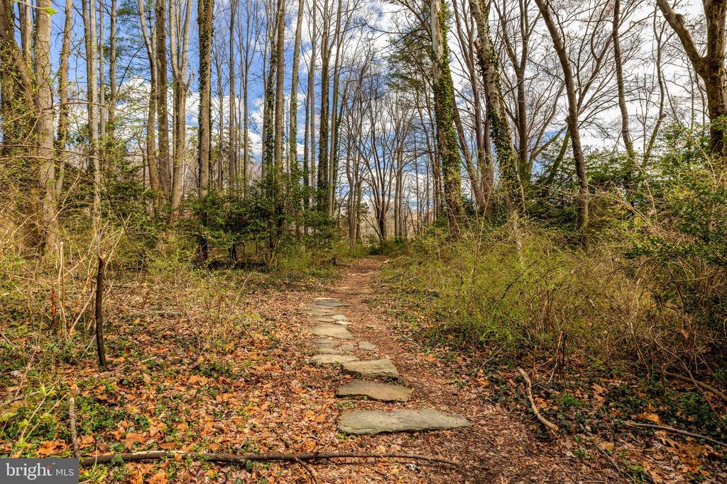 1827 BEULAH ROAD