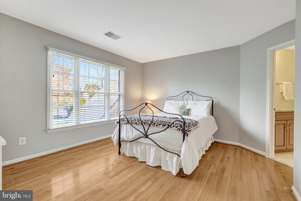 1827 BEULAH ROAD