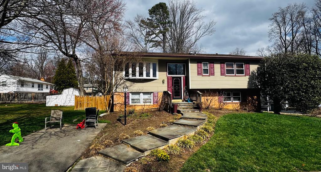 903 LAUREN LANE SE