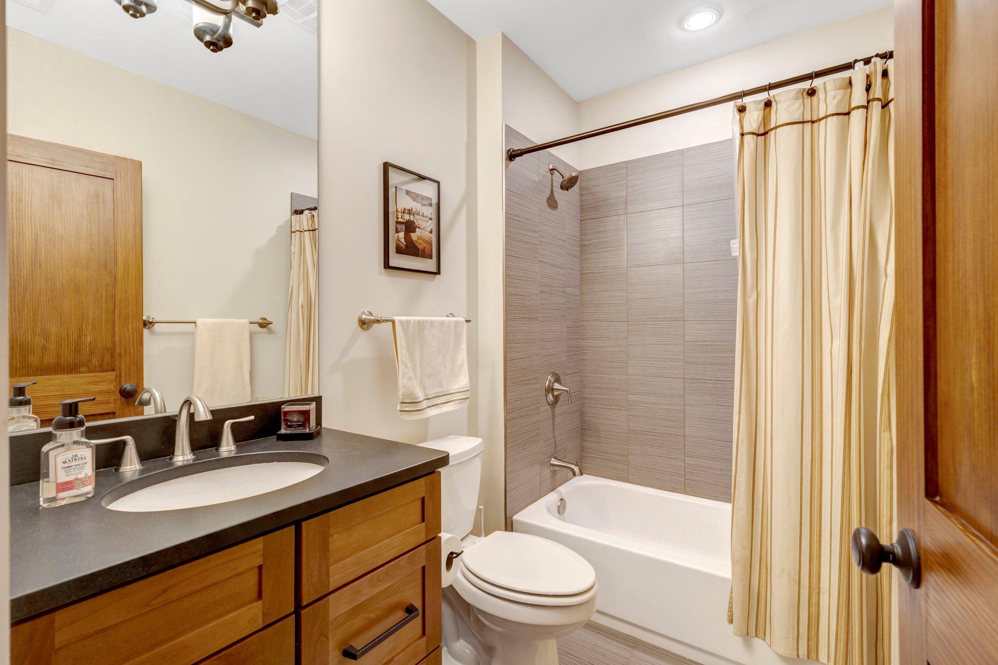 1712 ABBEY OAK DRIVE
