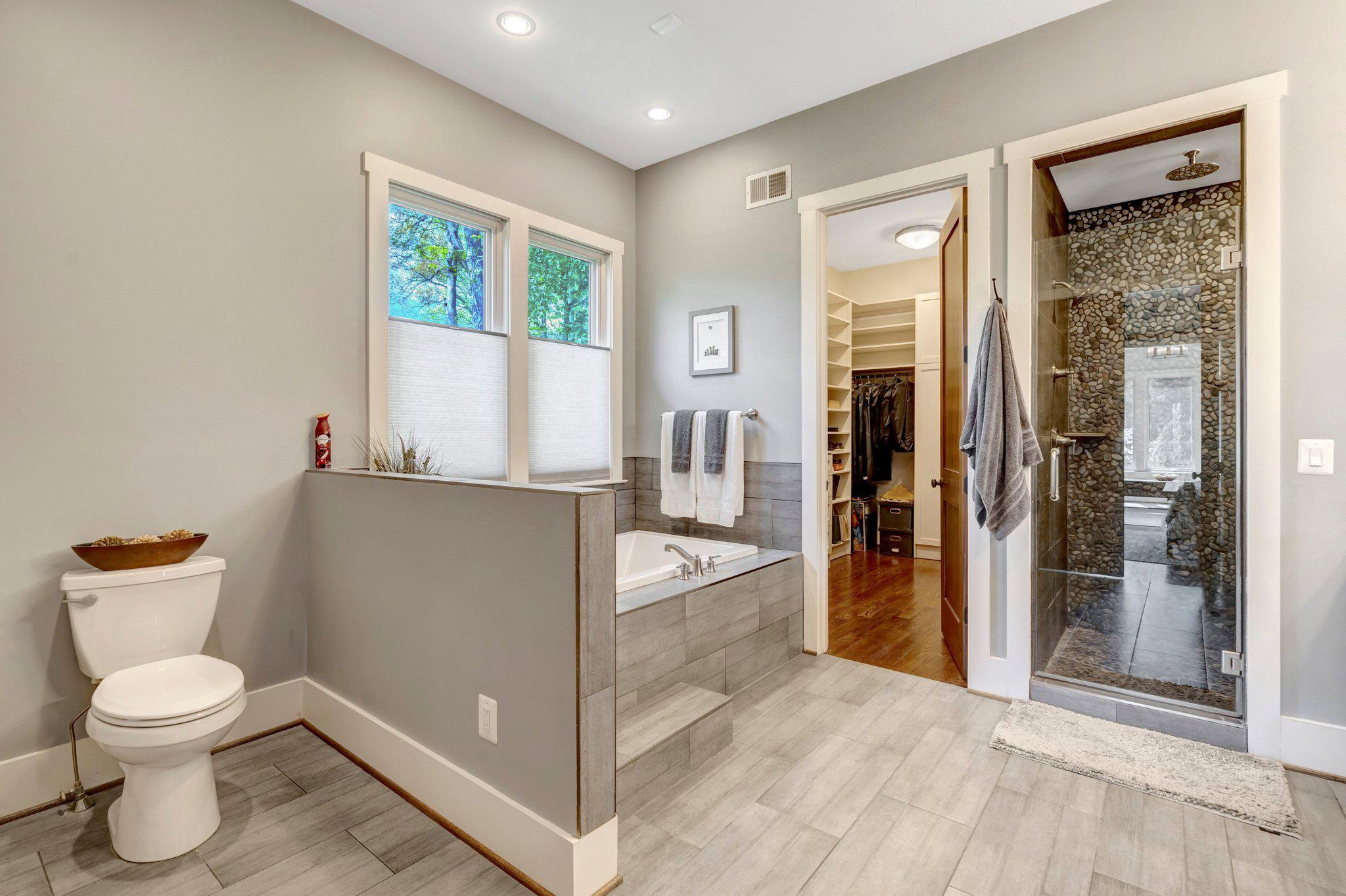 1712 ABBEY OAK DRIVE
