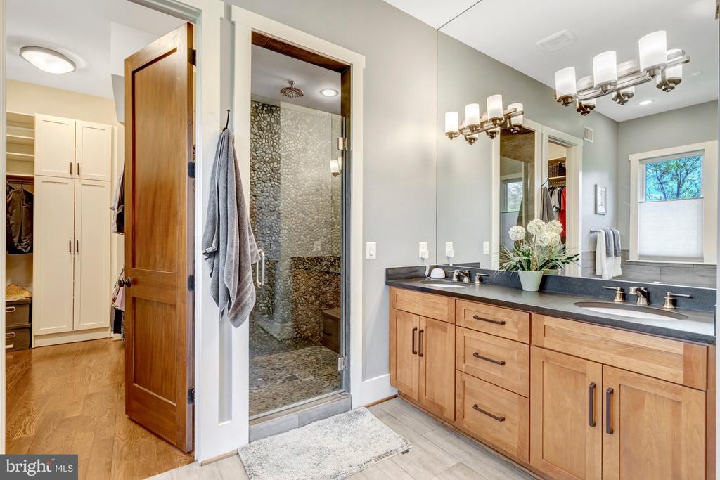 1712 ABBEY OAK DRIVE