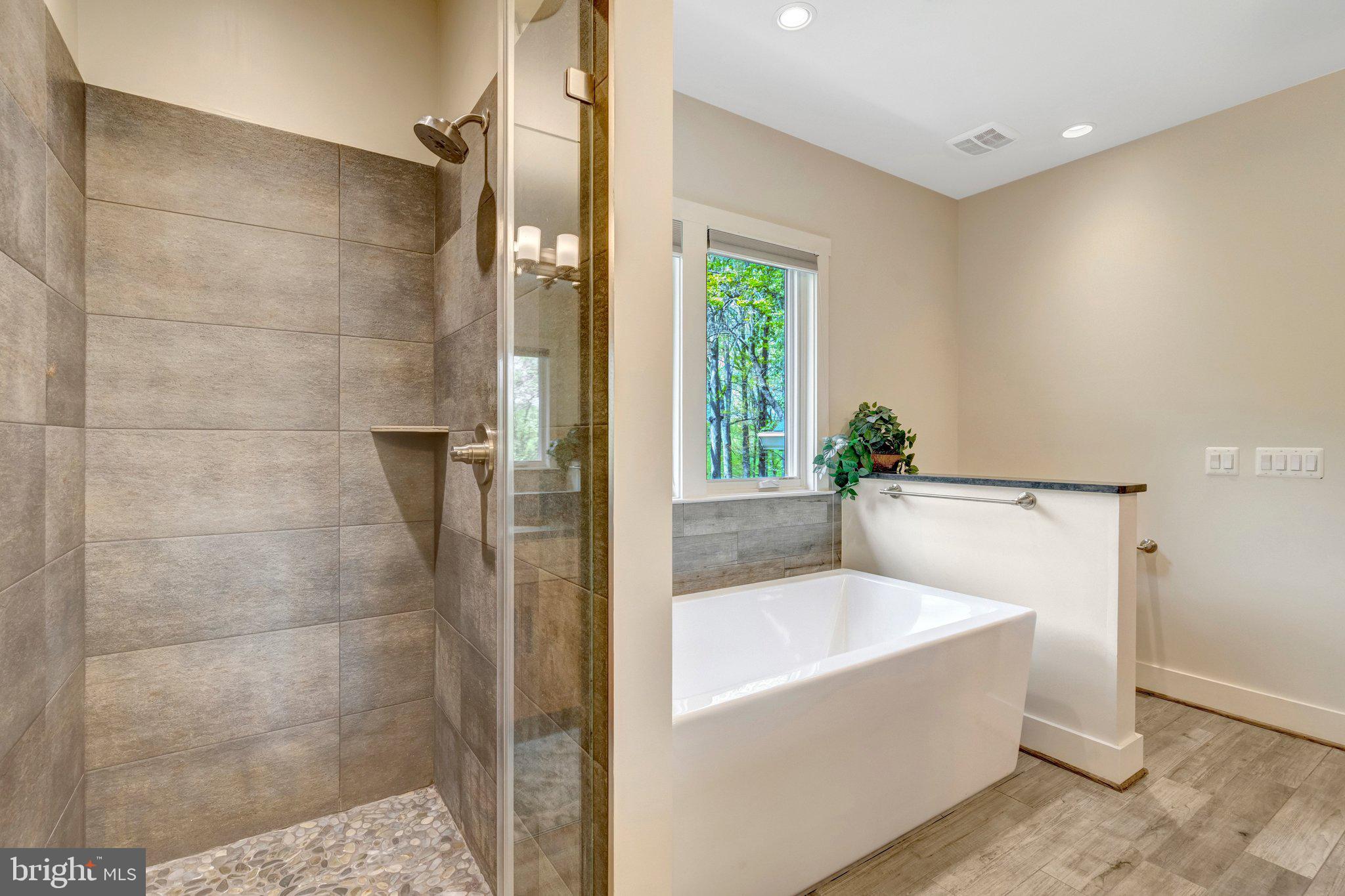 1712 ABBEY OAK DRIVE