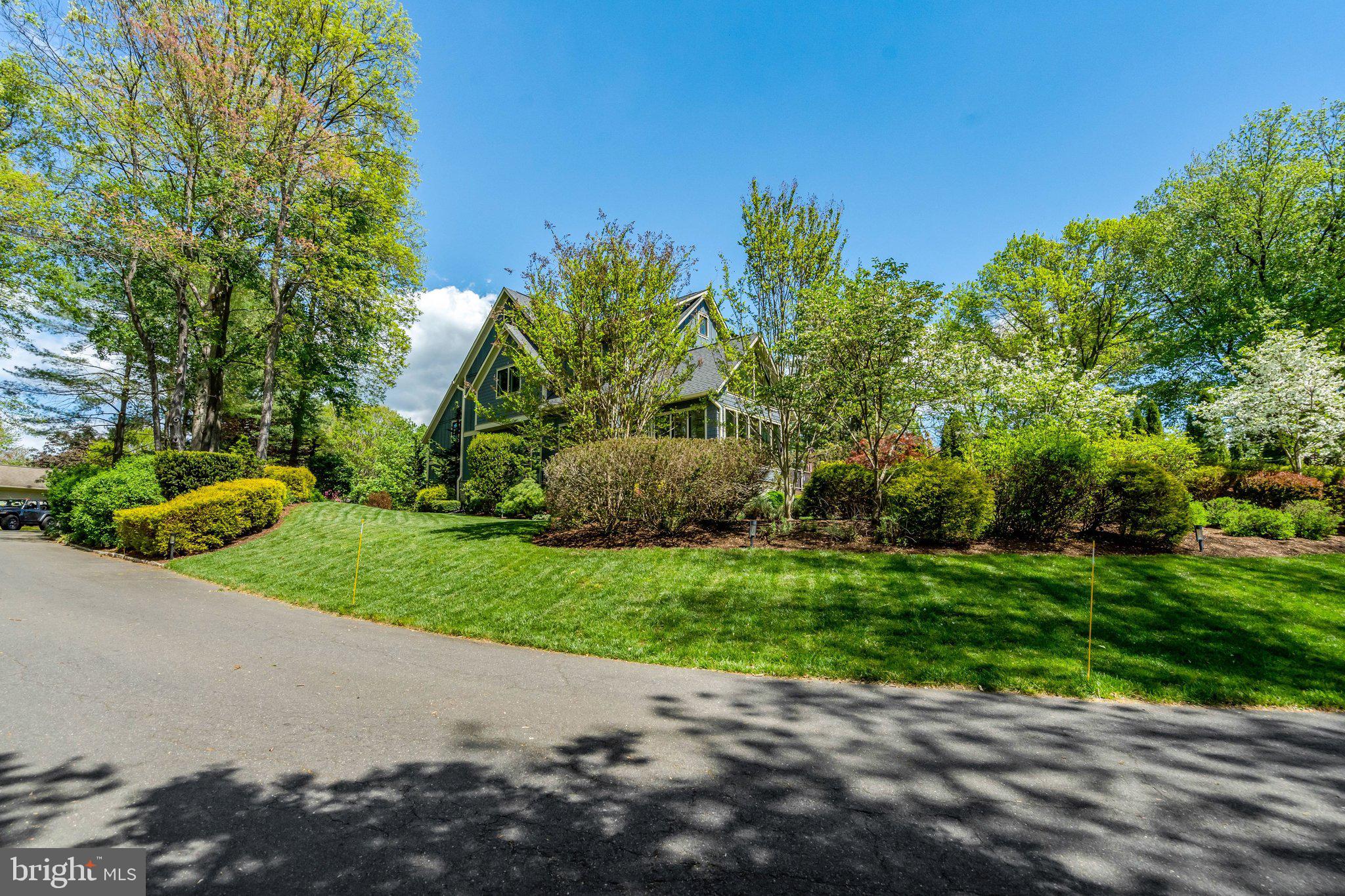 1712 ABBEY OAK DRIVE