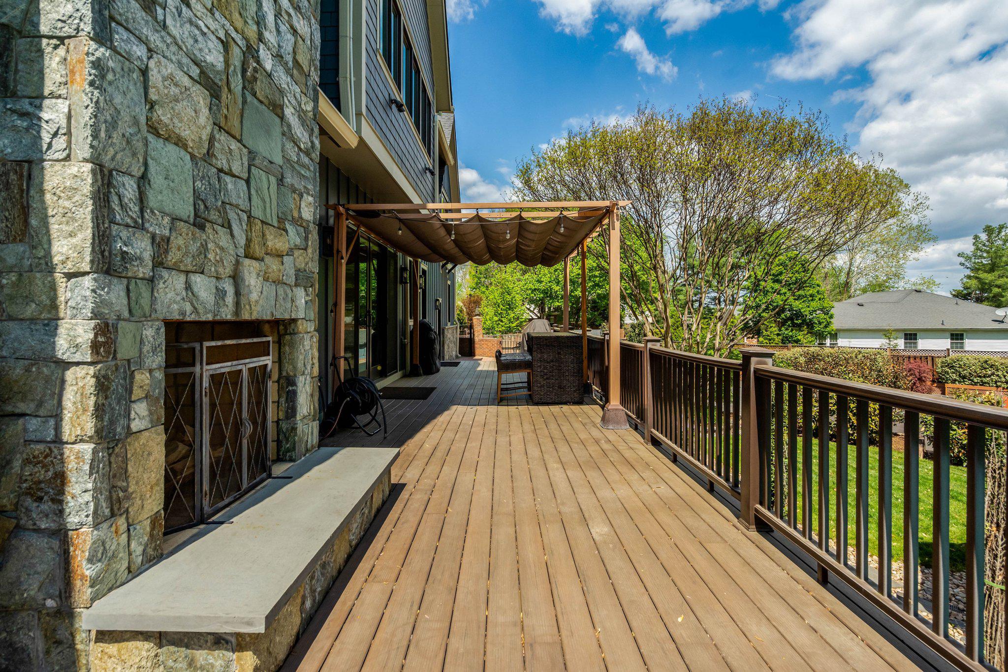 1712 ABBEY OAK DRIVE