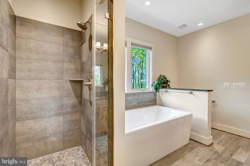 1712 ABBEY OAK DRIVE