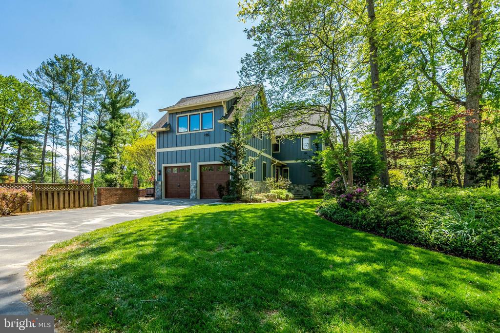 1712 ABBEY OAK DRIVE