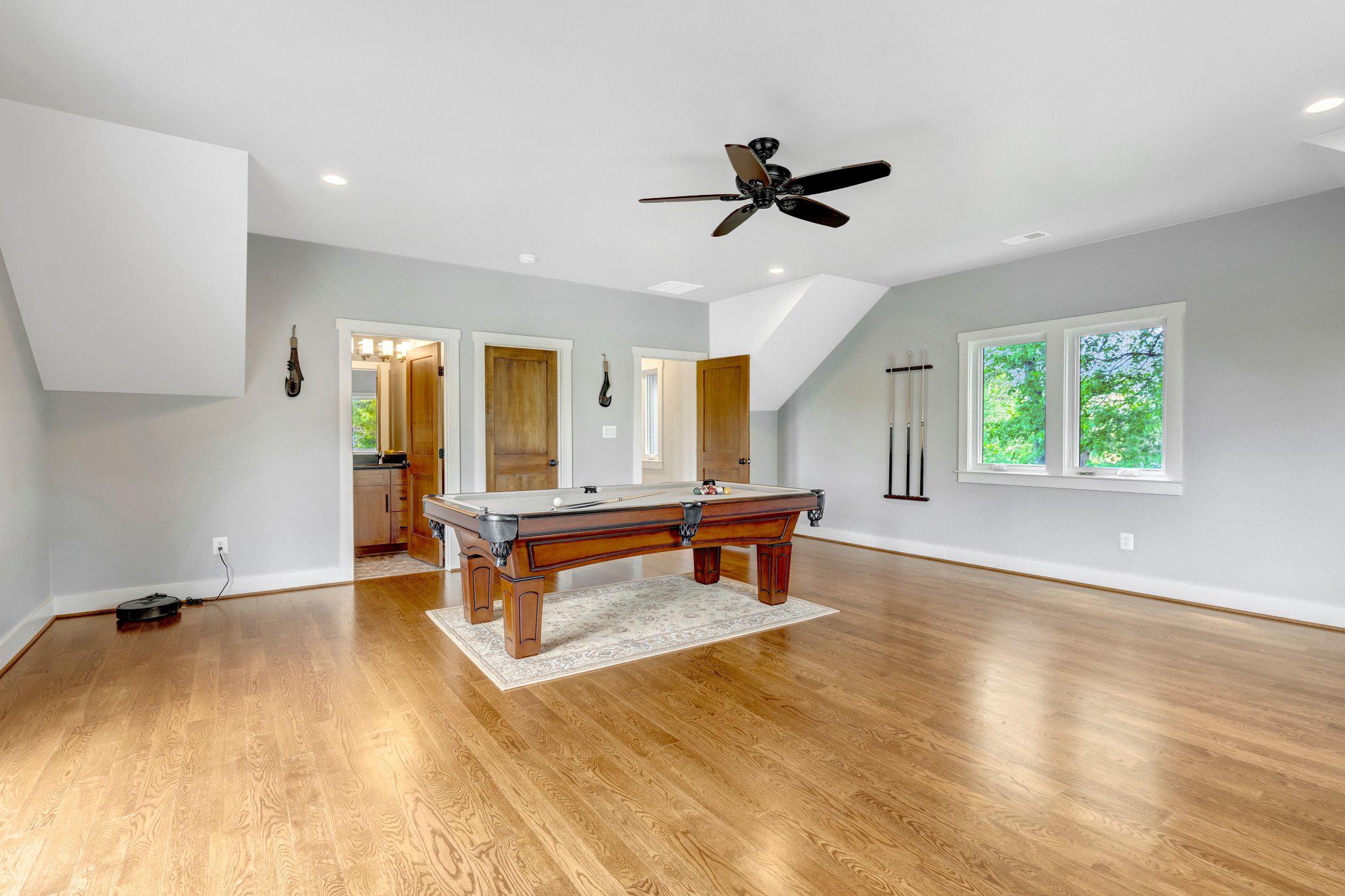 1712 ABBEY OAK DRIVE
