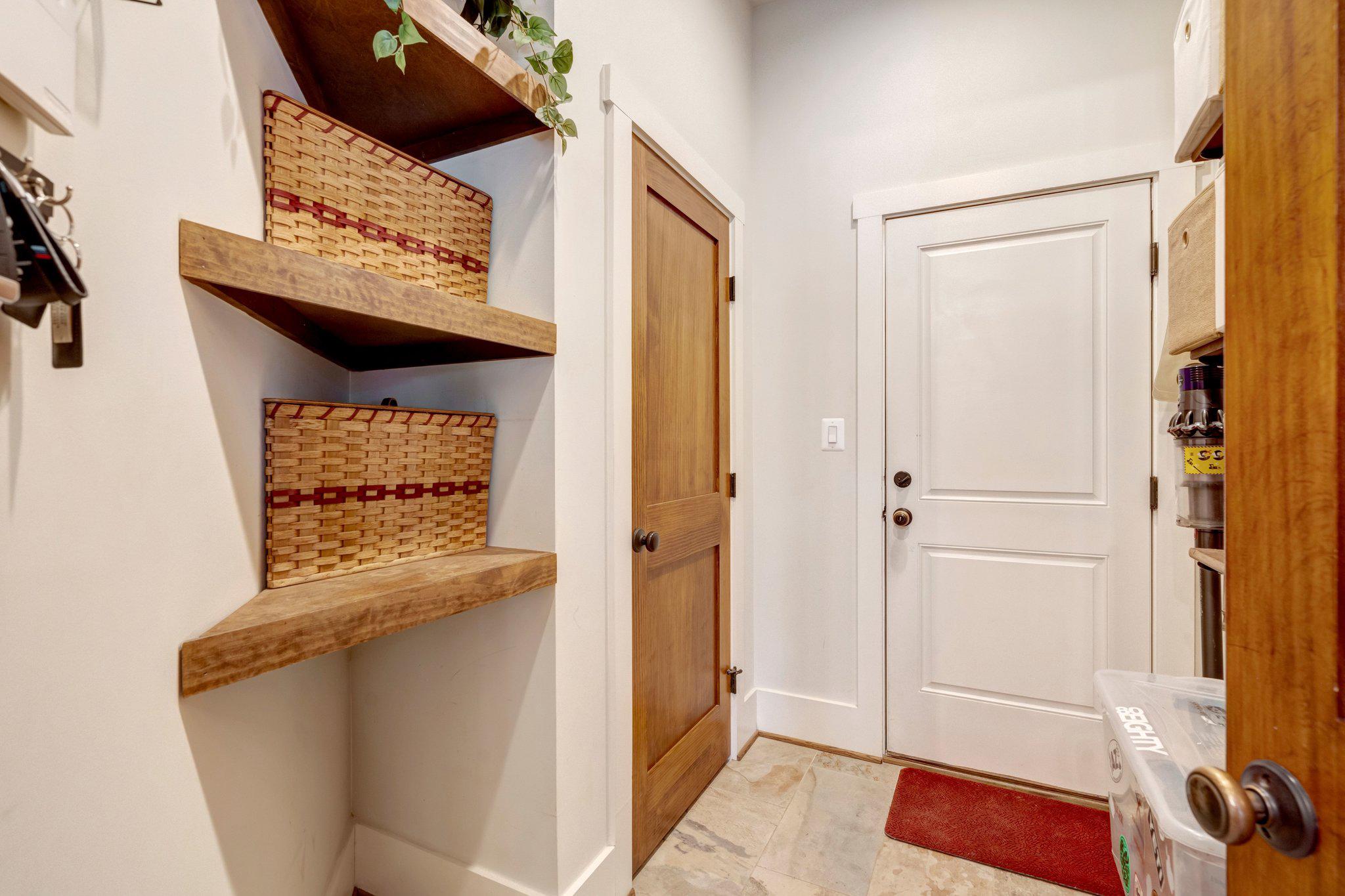 1712 ABBEY OAK DRIVE
