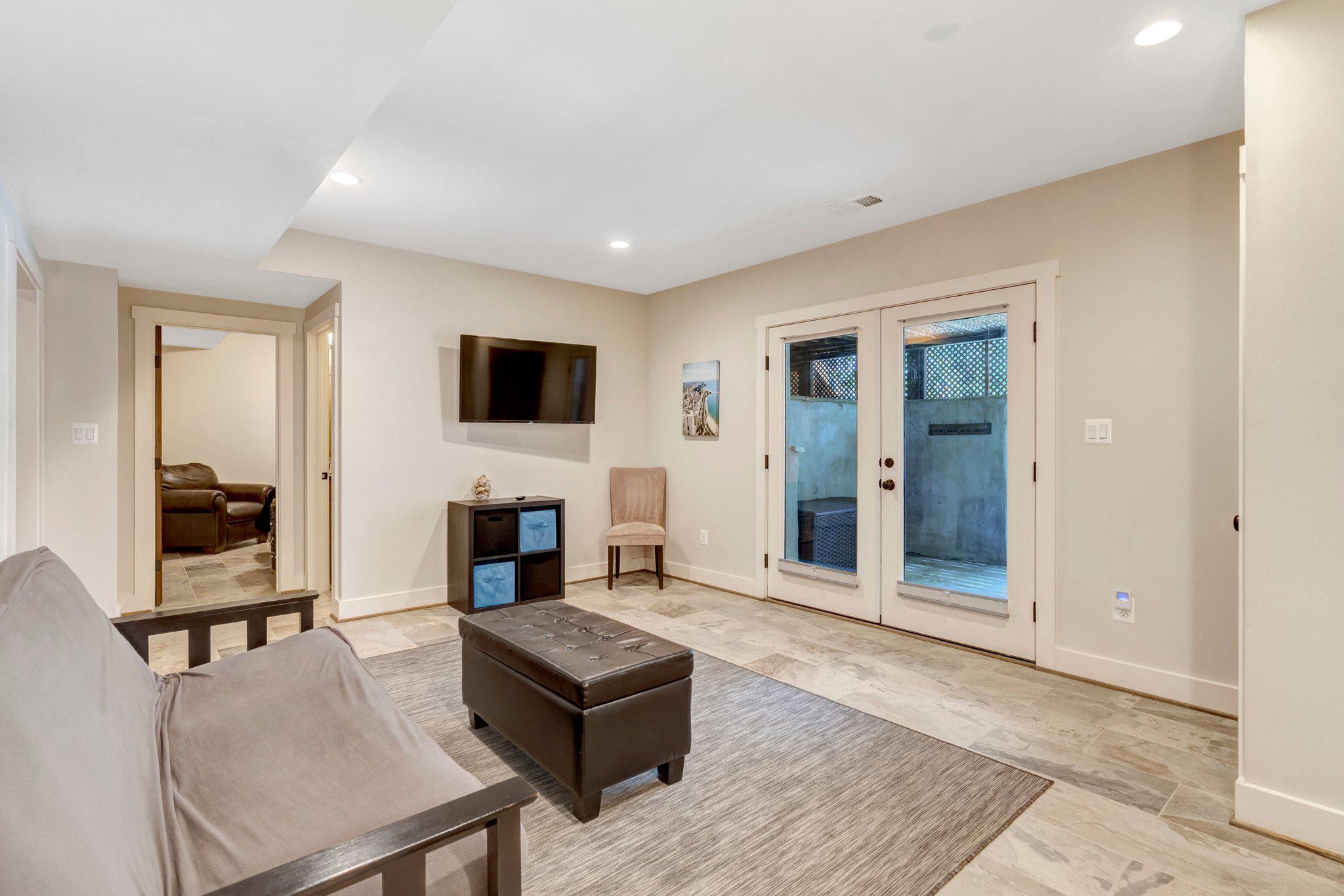 1712 ABBEY OAK DRIVE