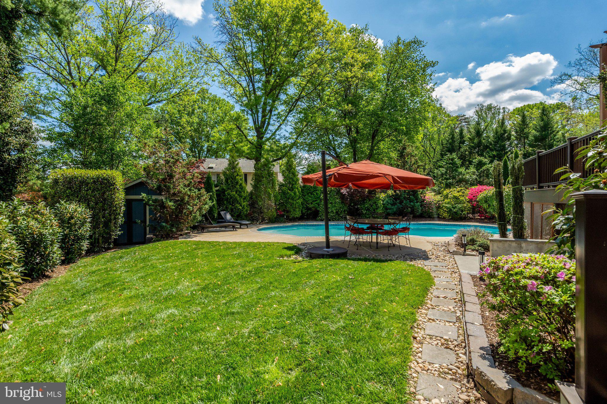 1712 ABBEY OAK DRIVE
