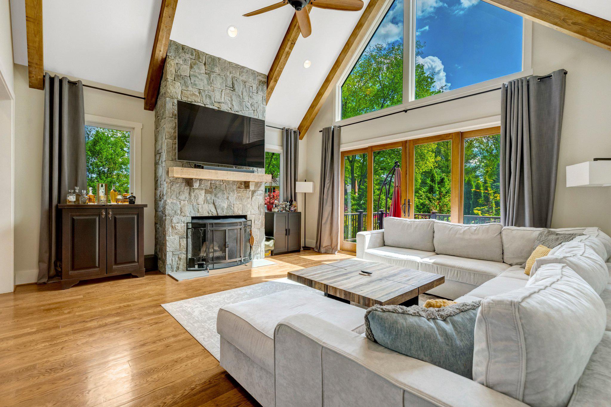 1712 ABBEY OAK DRIVE