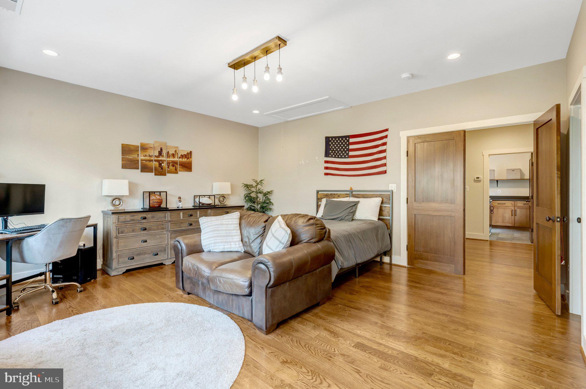 1712 ABBEY OAK DRIVE