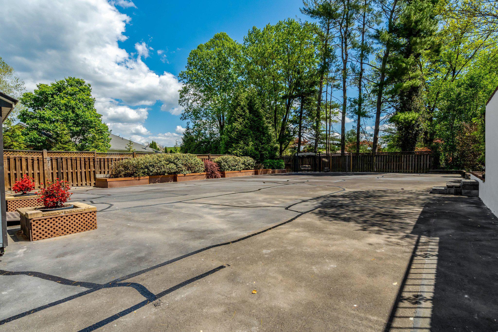 1712 ABBEY OAK DRIVE
