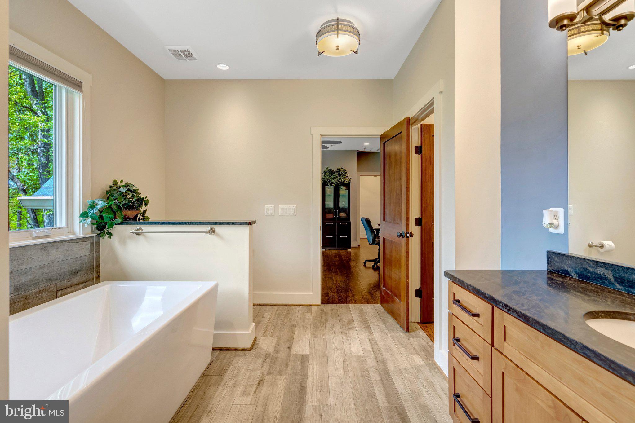 1712 ABBEY OAK DRIVE