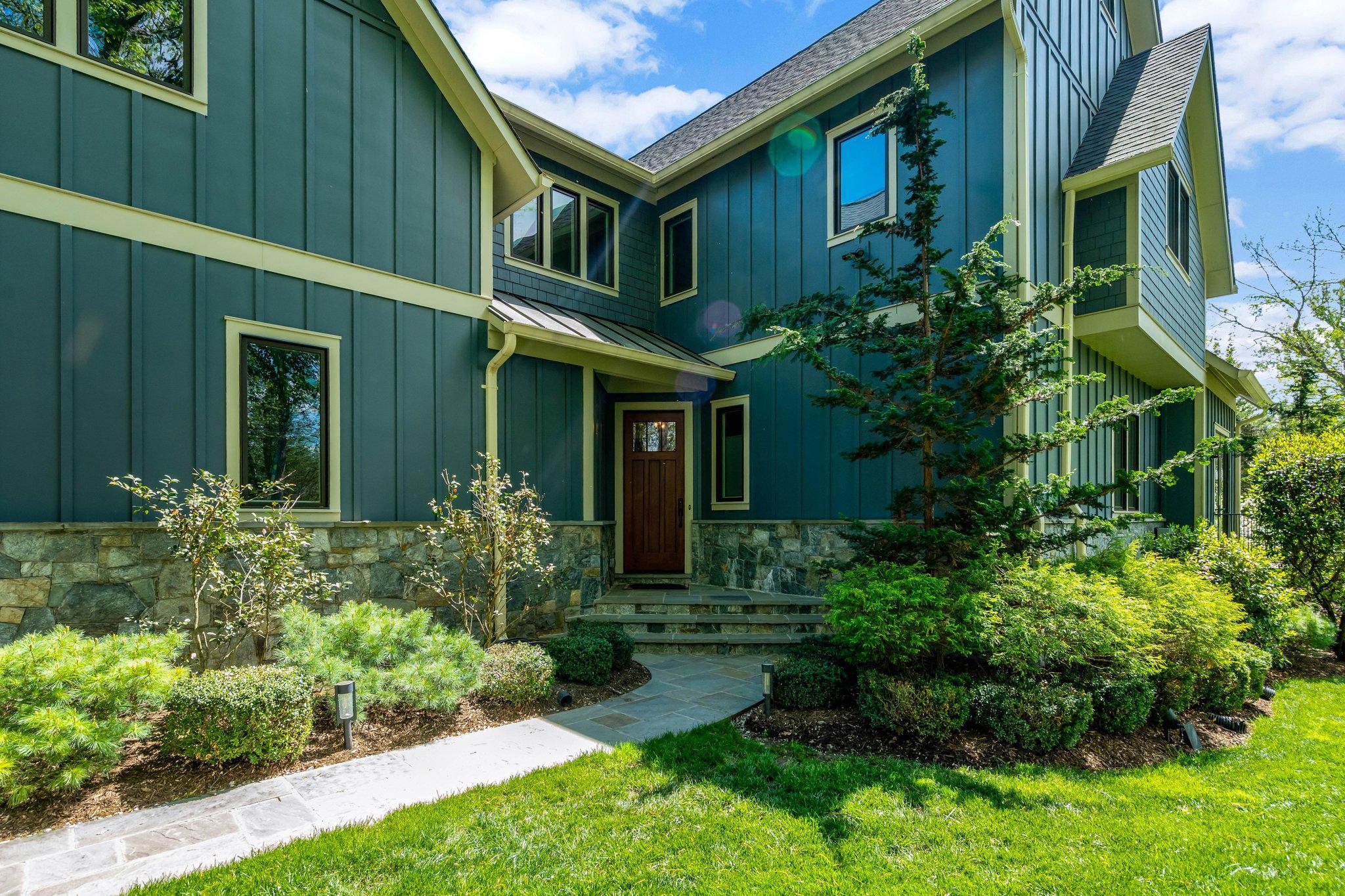 1712 ABBEY OAK DRIVE