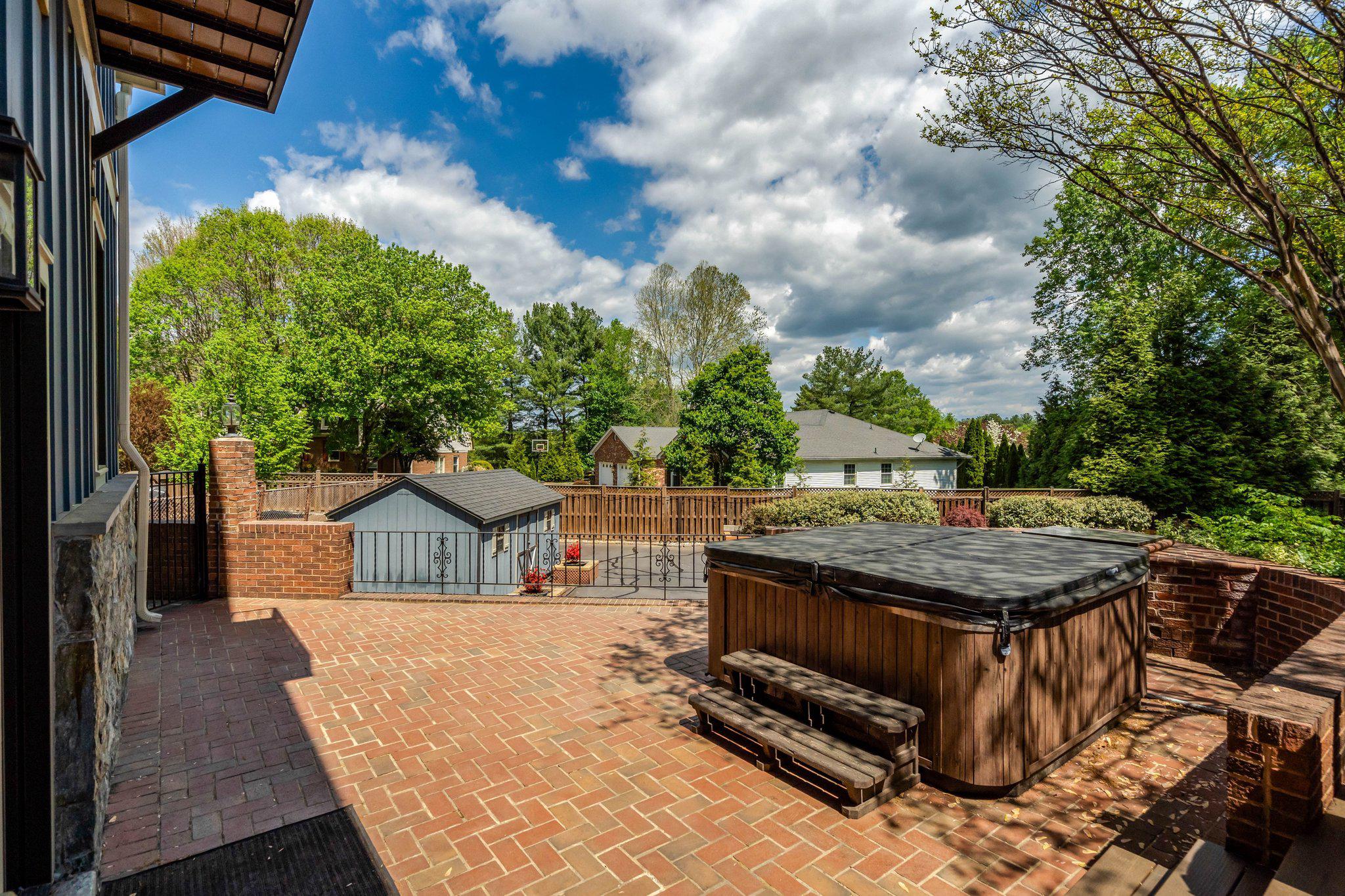 1712 ABBEY OAK DRIVE