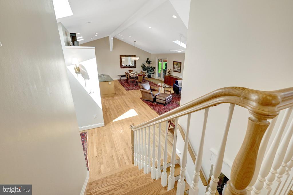 2114 GALLOPING WAY