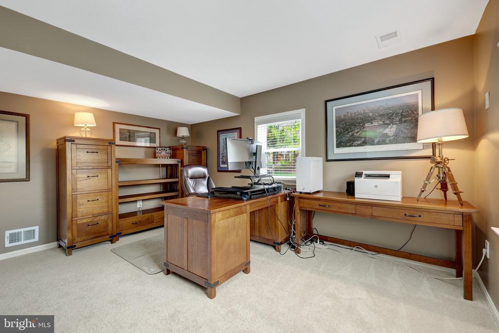 2114 GALLOPING WAY