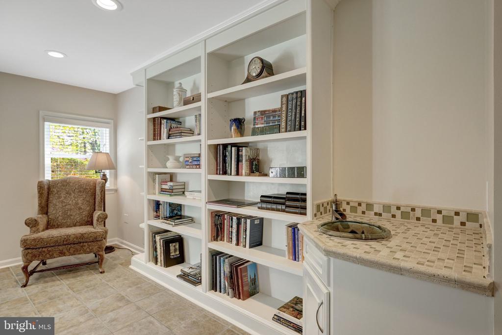 2114 GALLOPING WAY