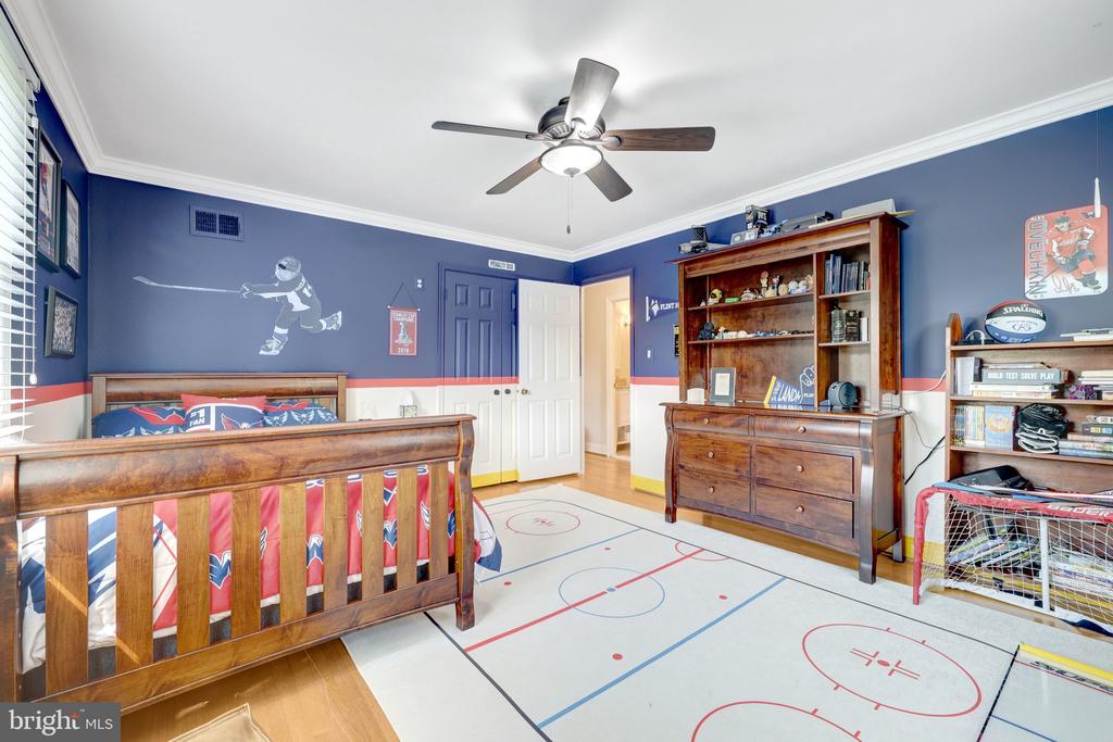 2114 GALLOPING WAY