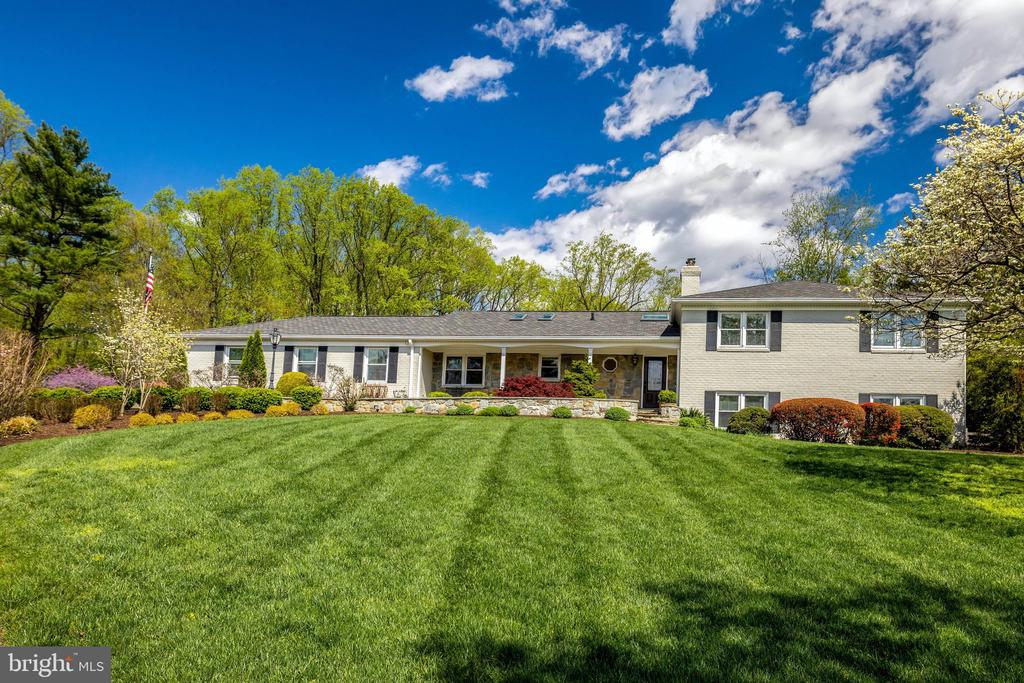 2114 GALLOPING WAY