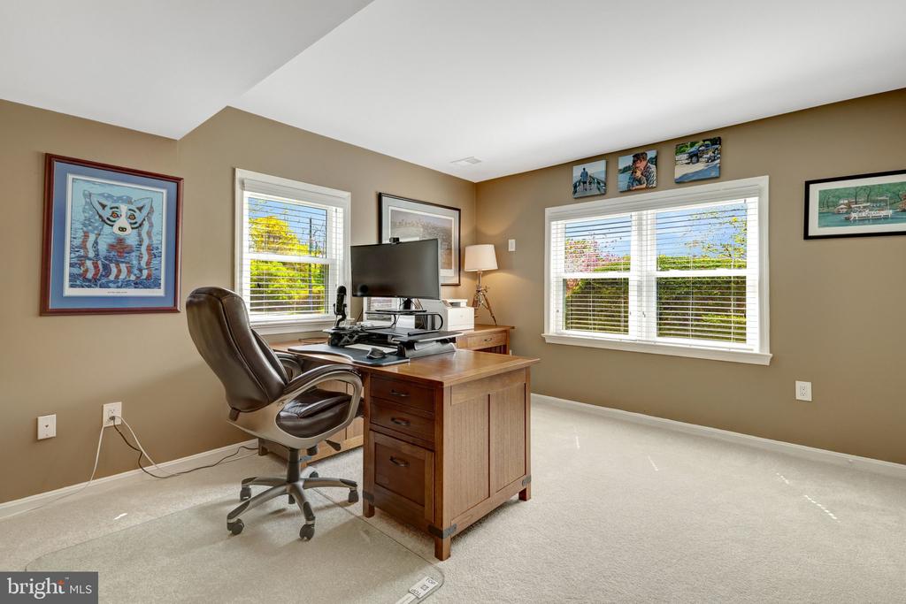 2114 GALLOPING WAY