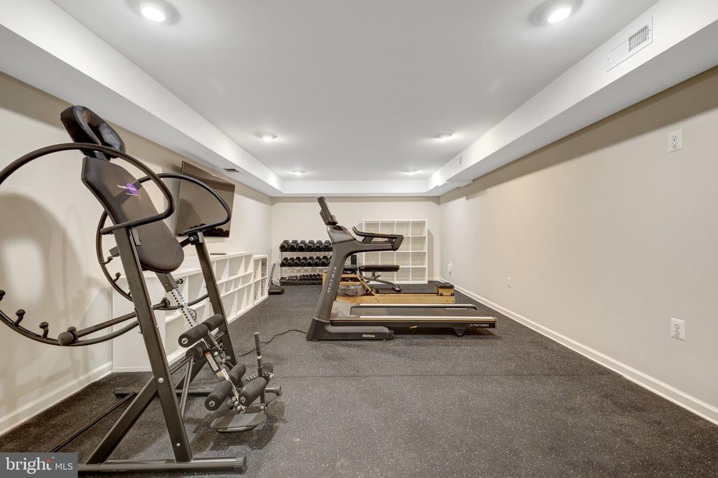 2114 GALLOPING WAY