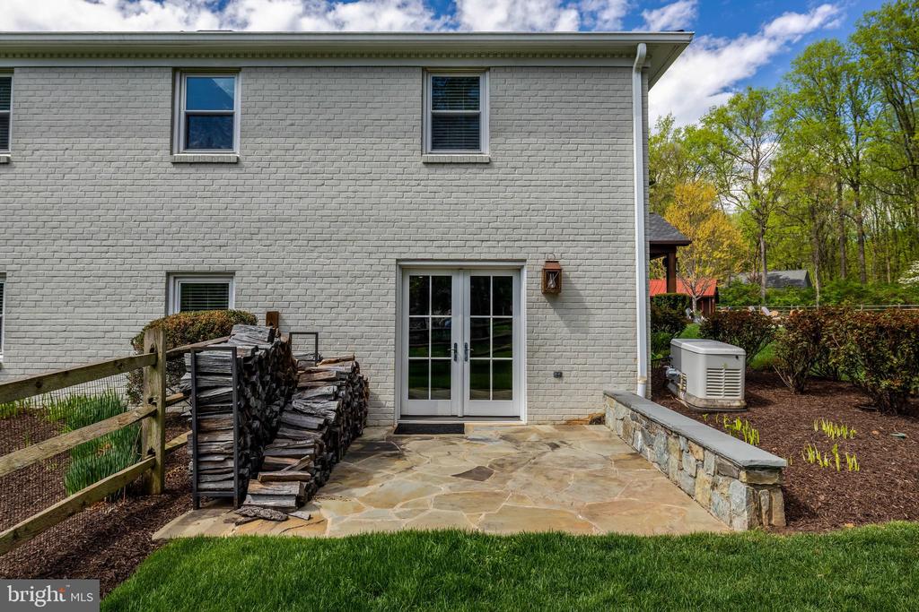 2114 GALLOPING WAY