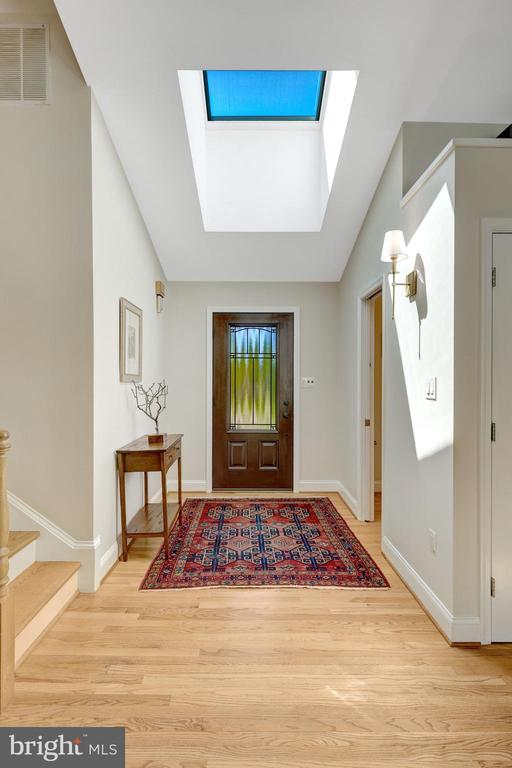 2114 GALLOPING WAY