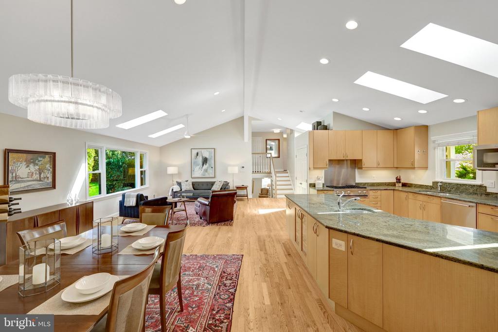 2114 GALLOPING WAY