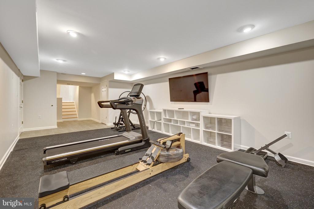 2114 GALLOPING WAY