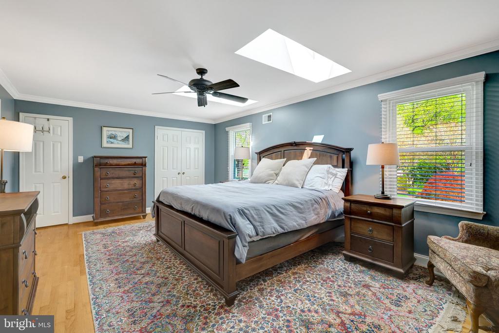 2114 GALLOPING WAY
