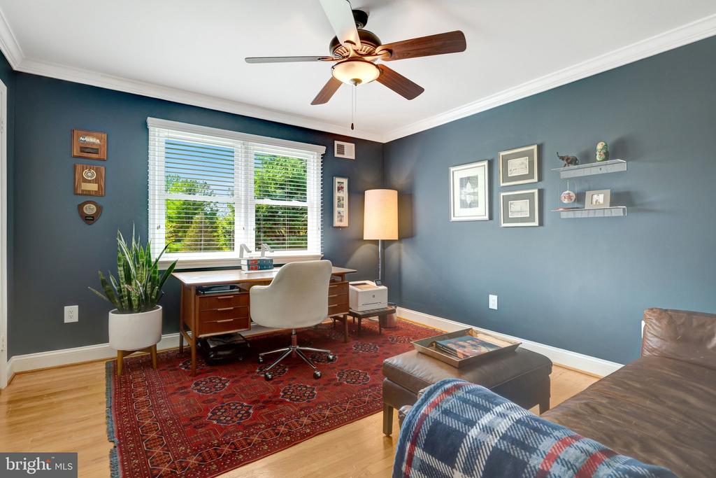 2114 GALLOPING WAY