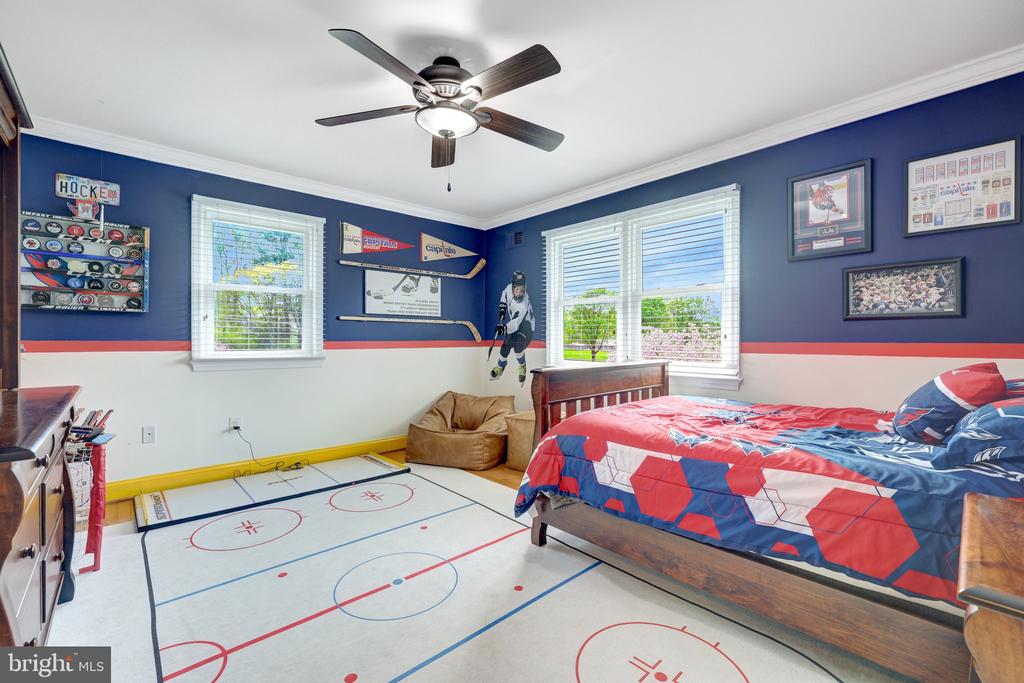 2114 GALLOPING WAY