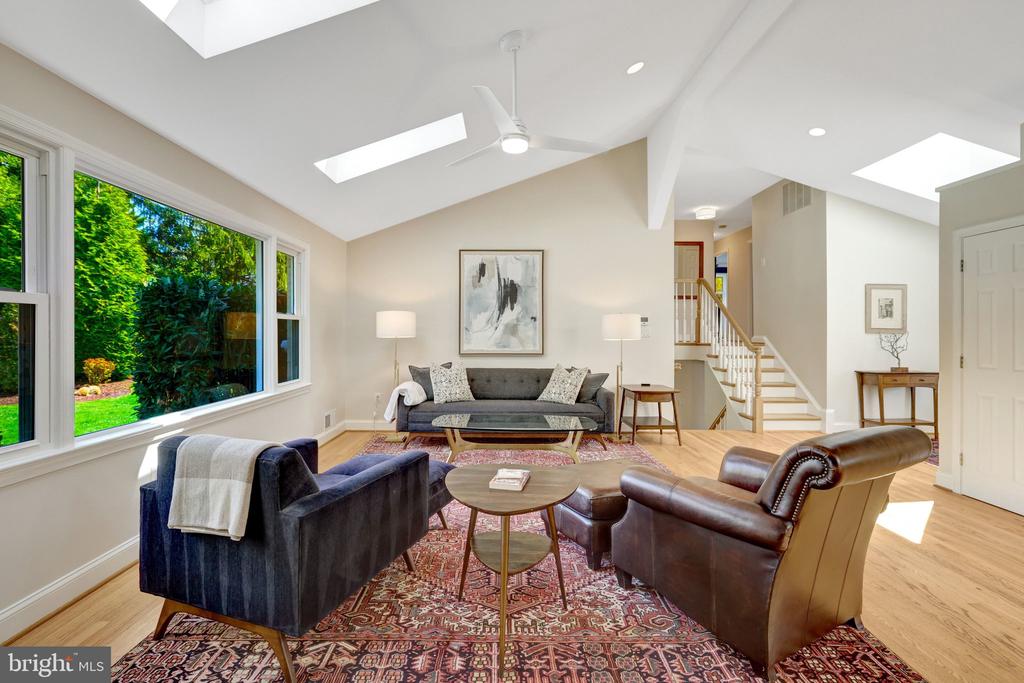 2114 GALLOPING WAY